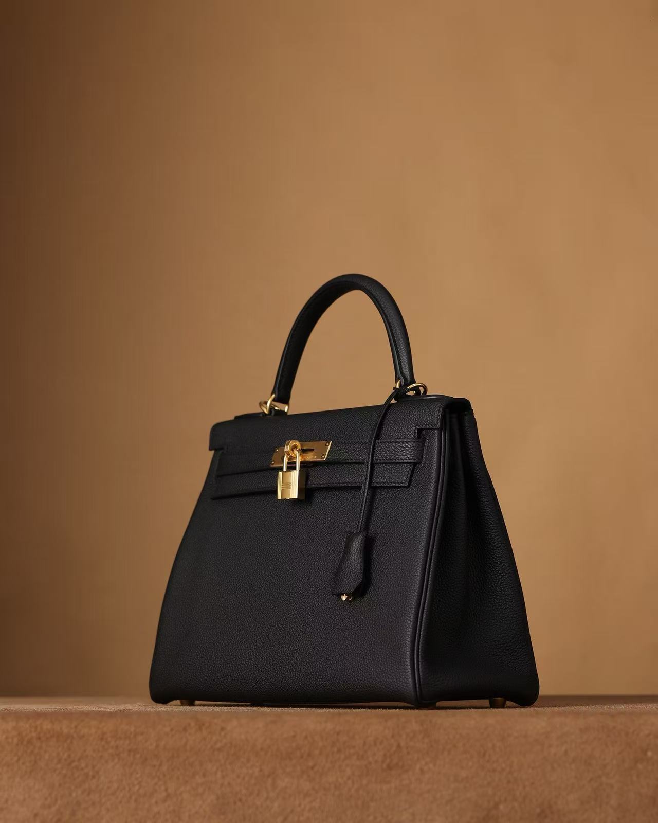 Kelly 28cm 内缝 黑色 金扣 Togo皮 - Image 3