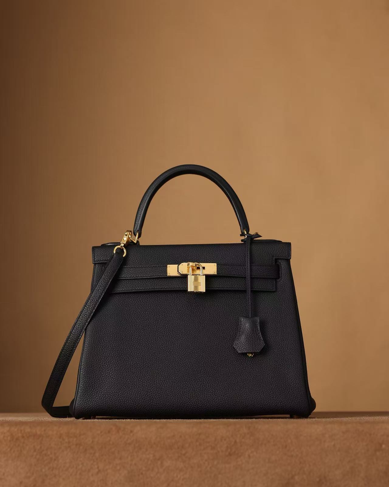 Kelly 28cm 内缝 黑色 金扣 Togo皮 - Image 5